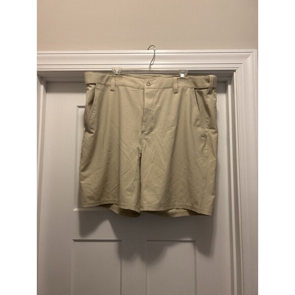 Huk Shorts Mens XXL Beige Chino Cargo Vented Fishing Performance Stretch Outdoor - Picture 1 of 7